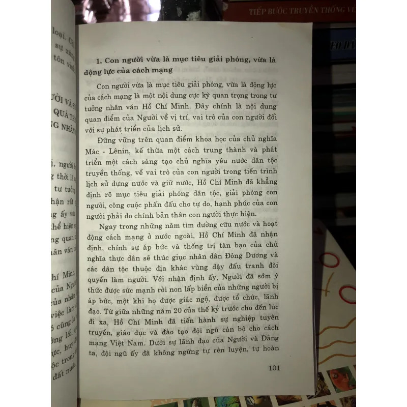 Tư tưởng nhân văn Hồ Chí Minh với việc giáo dục đội ngũ cán bộ, đảng viên hiện nay 778225