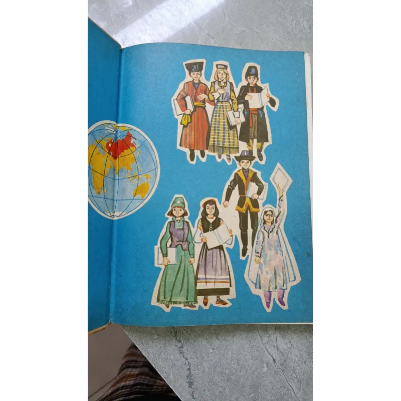 TIẾNG NGA TRONG HÌNH 697364