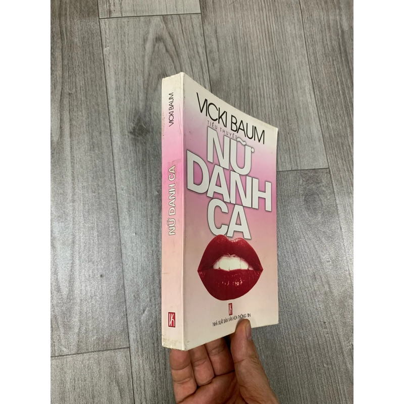 Nữ danh ca - Vicki Baum. 1b4 518953
