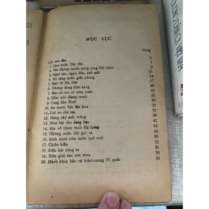 Tập ca khúc Cảm xúc tháng mười-Nguyễn Thành 960282