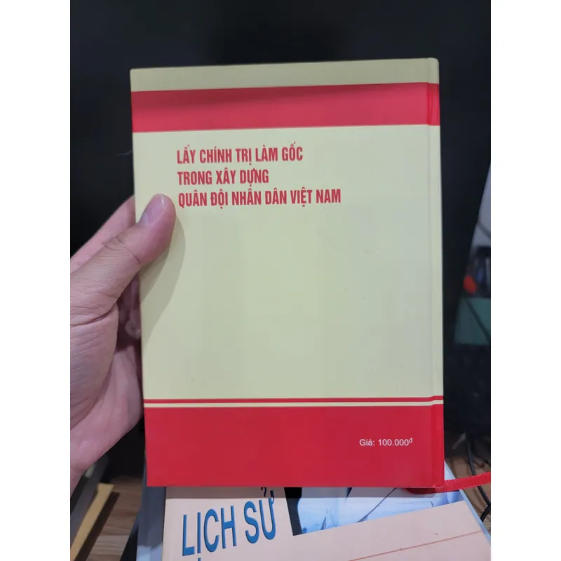 Lấy chính trị làm gốc trong xây dựng quân đội nhân dân Việt Nam  718673