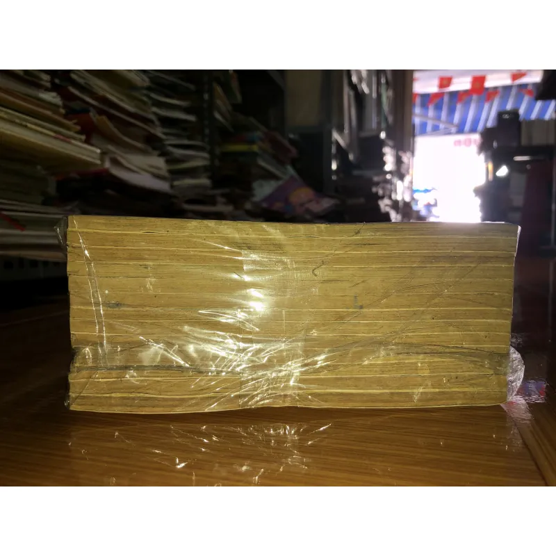 Cô bé vui tươi  781867