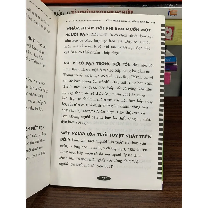 Cẩm nang cảm ơn dành cho trẻ em- Ali Lauren Spizman 605319