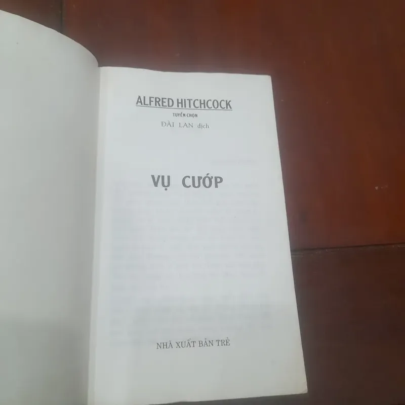 TRUYỆN KINH DỊ (Alfred Hitchcock tuyển chọn) 606534