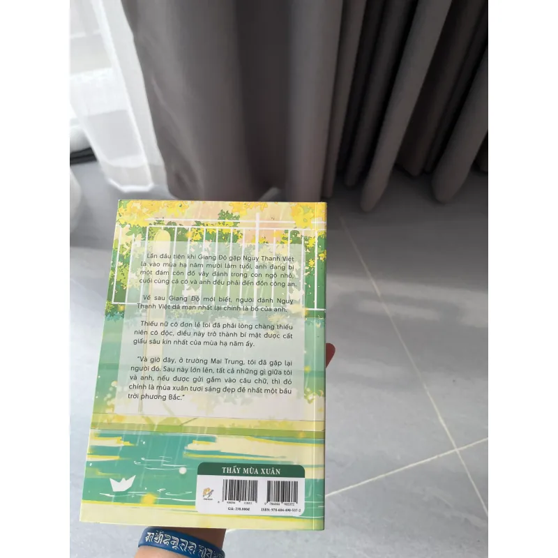 Sách Thay Mùa Xuân - Tung Hộ Khưu Hoa, CeLa Nguyễn, mới full phụ kiện 786764