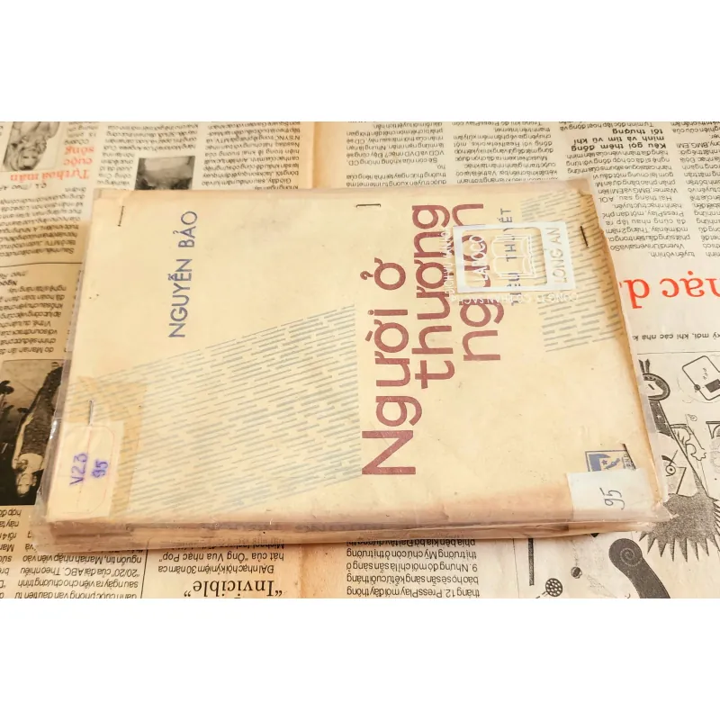 Tiểu thuyết NGƯỜI Ở THƯỢNG NGUỒN (Nguyễn Bảo) 1045254