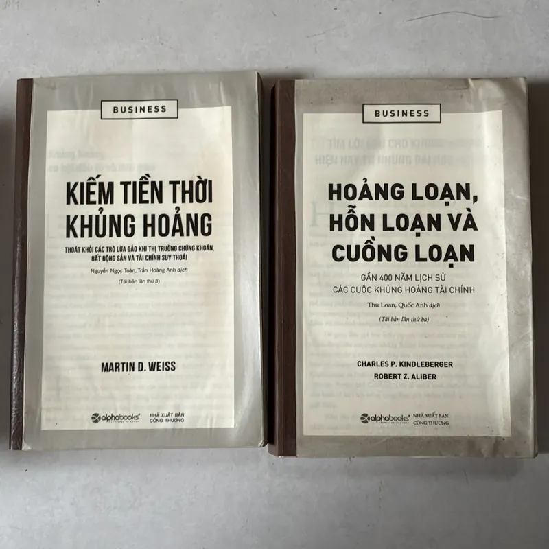 Combo “Kiếm tiền thời khủng hoảng” và “Hoảng loạn, hỗn loạn và cuồng loạn” 703591