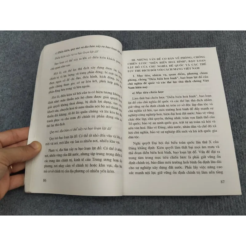 GIÁO TRÌNH BỒI DƯỠNG KIẾN THỨC QUỐC PHÒNG - AN NINH 991044