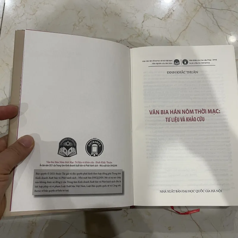 Văn bia Hán Nôm thời Mạc  - Đinh Khắc Thuân 970753