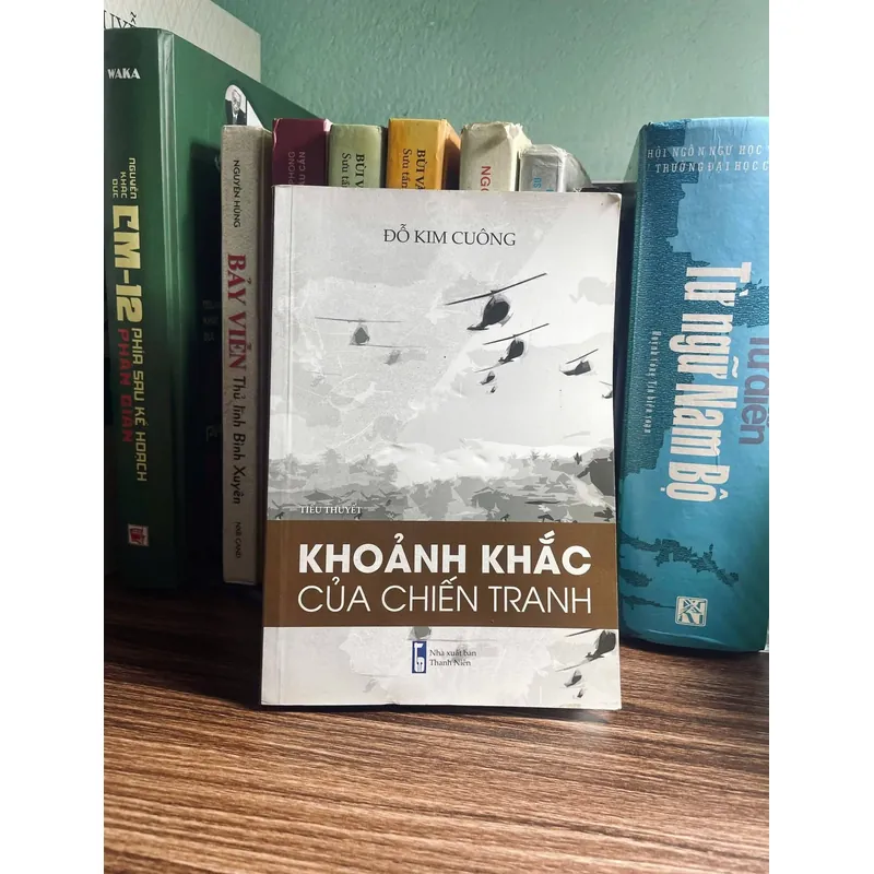 SÁCH KHOẢNG KHẮC CHIẾN TRANH 1058811