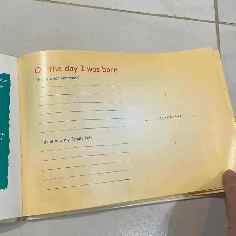 NGOẠI VĂN tiếng anh trẻ em : Baby’s First Year - nhật kí đầu đời của con - sách kinh điển 1027841