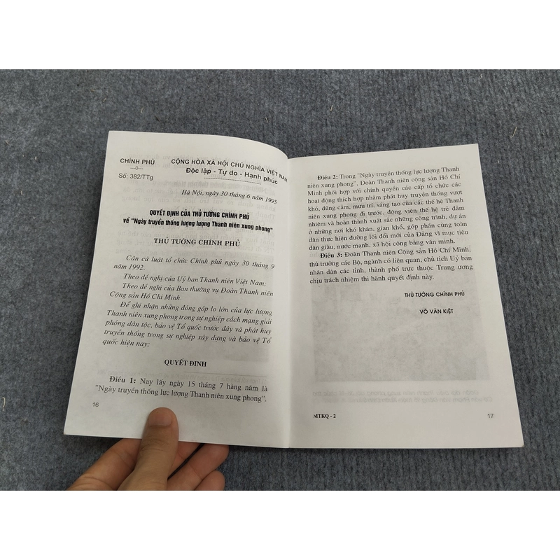 MỘT THỜI KHÓ QUÊN 479786