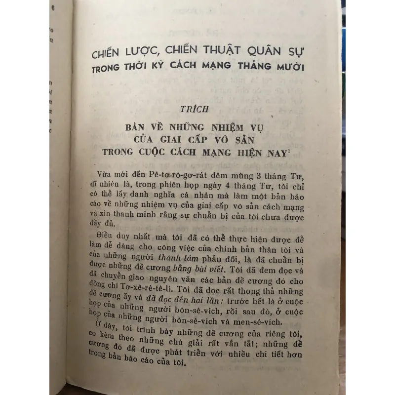 Chiến lược chiến thuật quân sự trong thời kỳ cách mạng tháng 10 - Tác giả: V.I. Lê-nin 1046560
