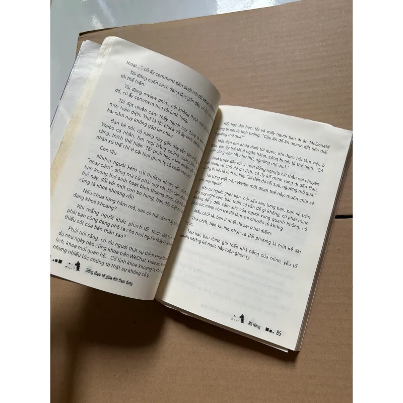 Sống thực tế giữa đời thực dụng 957066