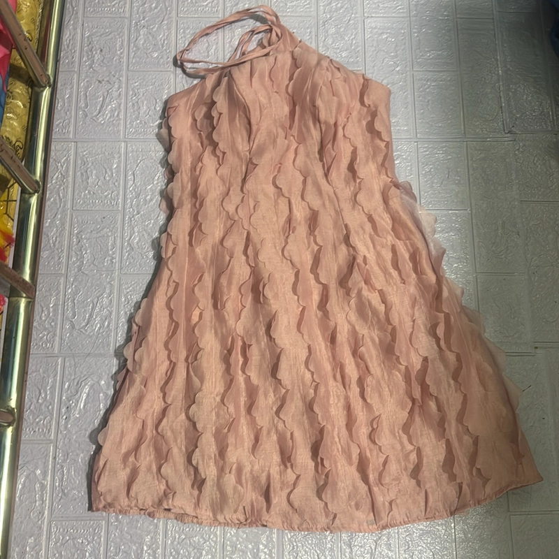 Đầm body yếm cực cute siêu đáng yêu, màu ngọt hồng ngọt ngào, size S, chưa qua sử dụng  529719