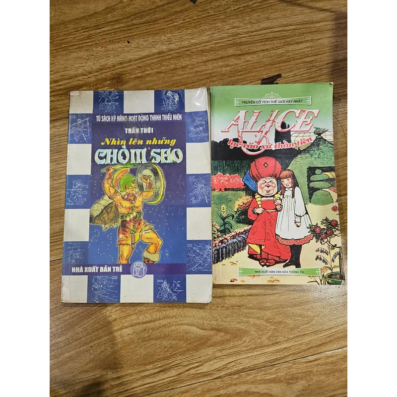 2q Nhìn lên những chòm sao và Alice lạc vào xứ thần tiên
 694586