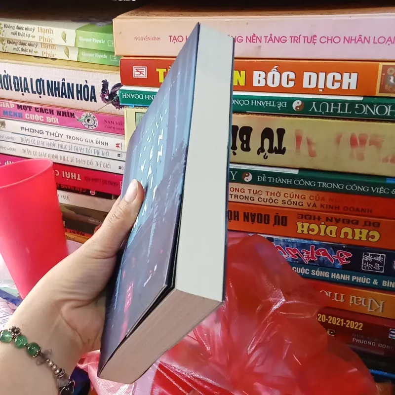 Vén màn bí mật - Mark Edwards  995221