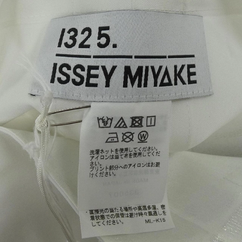132 5.ISSEY MIYAKE 132 5.ISSEY MIYAKE IL55FD011 Áo khoác - Hàng hiệu Chính hãng 818214