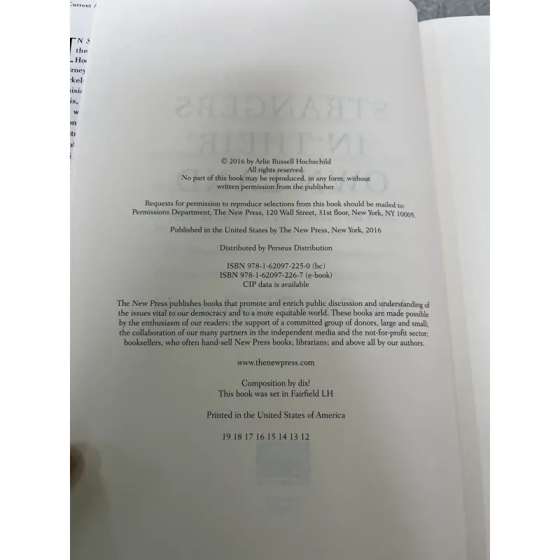 STRANGERS IN THEIR OWN LAND - ARLIE RUSSELL HOCHSCHILD 797413