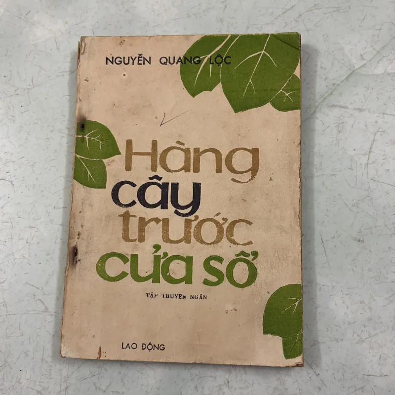 Hàng cây trước cửa sổ - Nguyễn Quang Lộc 998257