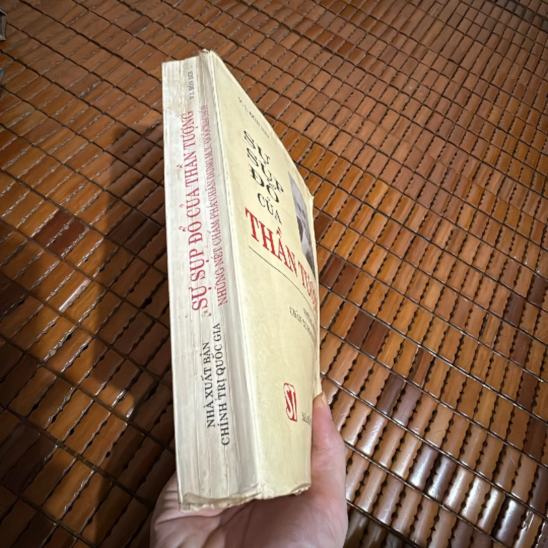 Sự sụp đổ của thần tượng những nét chấm phá chân dung M.X. Goocbachop 444613