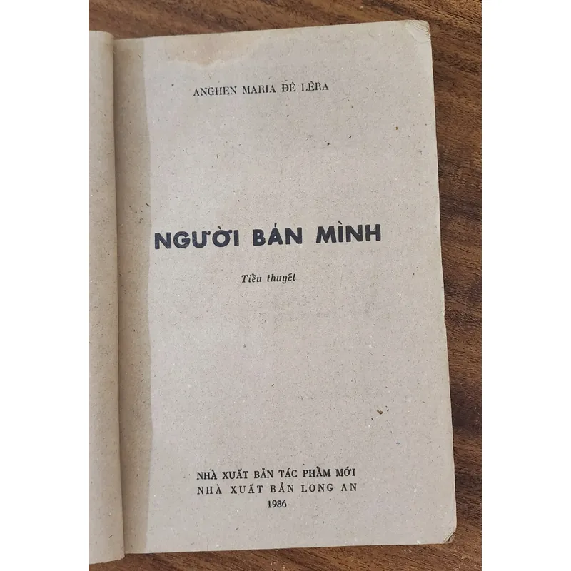 Tác phẩm VH Tây Ban Nha: NGƯỜI BÁN MÌNH (Ángel María De Lera) 732987