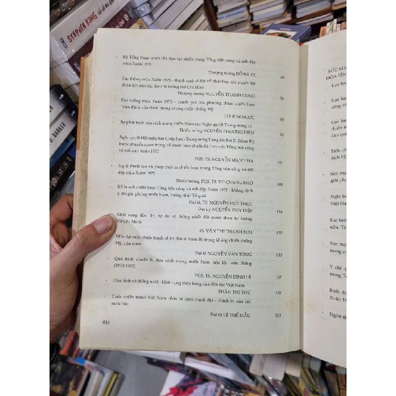Đại Thắng Mùa Xuân 1975 : Sức mạnh của ý chí thống nhất tổ quốc và khát vọng hòa bình - Bộ Quốc Phòng, Ban Tuyên giáo Trung ương, Thành ủy Thành phố Hồ Chí Minh 336650