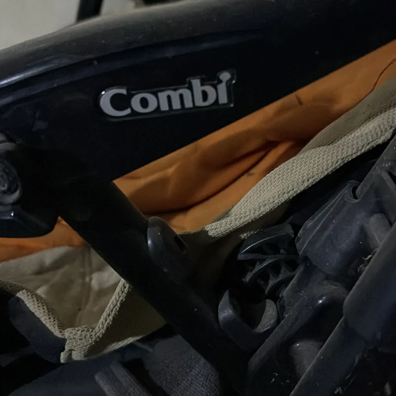 Xe đẩy trẻ em Combi 797011