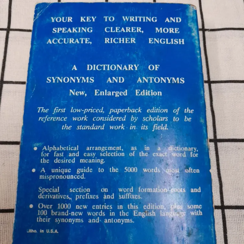 A DICTIONARY OF SYNONYMS AND ANTONYMS [Đồng nghĩa & Trái nghĩa] by Joshep Devin  762522
