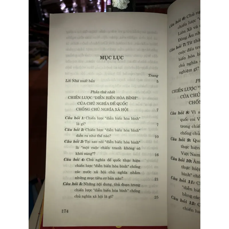 “Diễn biến hòa bình" và đấu tranh chống "diễn biến hòa bình" 758320