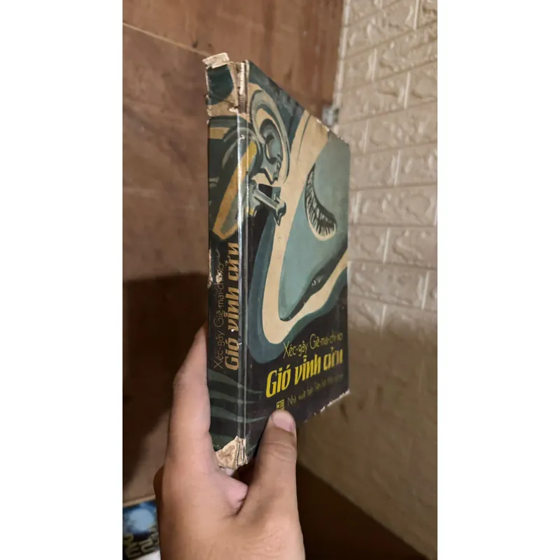 Gió Vĩnh Cửu - văn học Liên Xô, in rất lâu rồi nhưng có in màu, rất đẹp, bìa cứng - Th1 721140