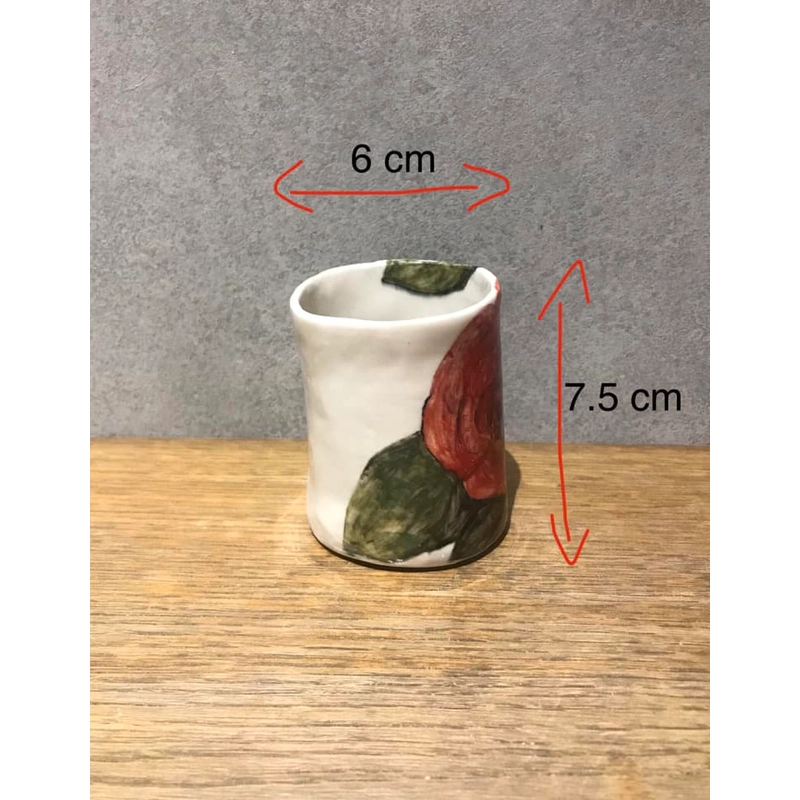 Ly gốm handmade vẽ tay hoa trà camellias  - 8 * 8 cm  - sản phẩm mẫu test từ studio gốm 271775