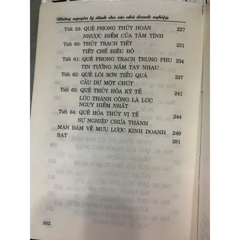 ỨNG DỤNG KINH DỊCH TRONG KINH DOANH - NGUYỄN NGUYÊN QUÂN & HỒNG KHÁNH (BIÊN DỊCH) 776755