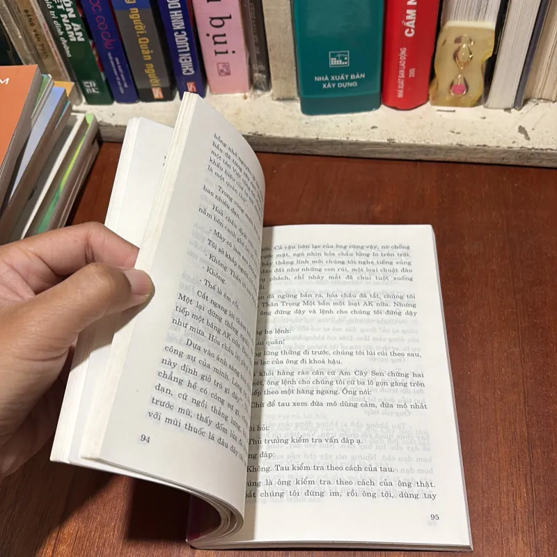 II Văn Học: Trân Trọng Một Con Người Huyền Thoại - Nguyễn Quang Hà - 2003 785616