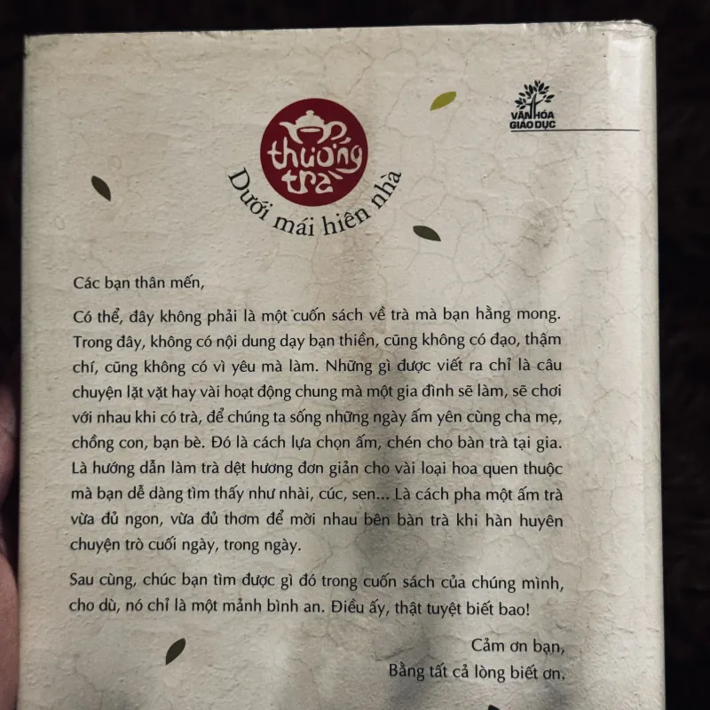 Dưới mái hiên nhà (bìa cứng) 1031523