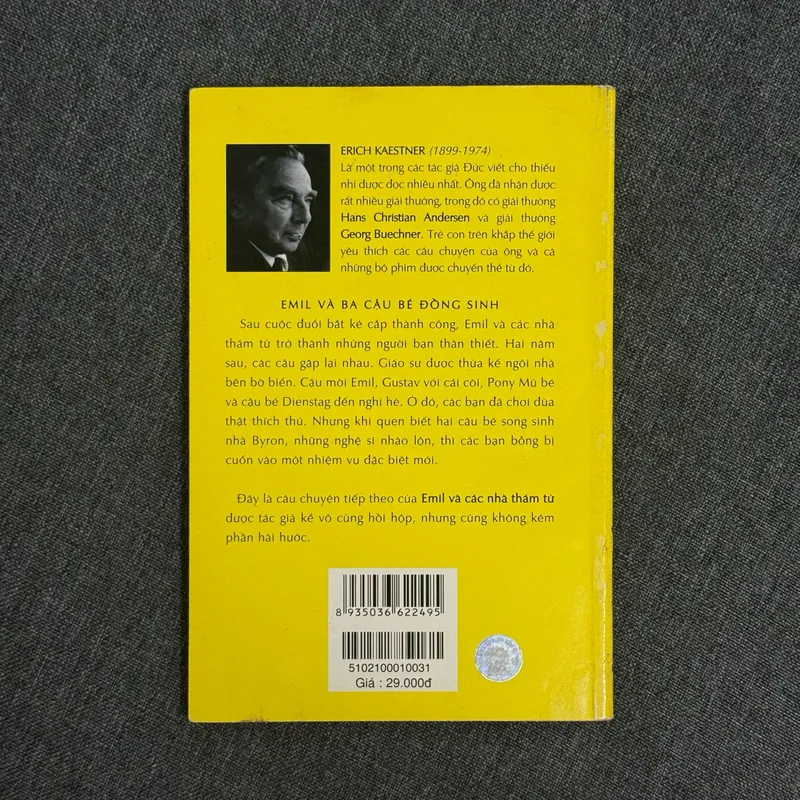 Emil và ba cậu bé đồng sinh - Erich Kaestner 1065189