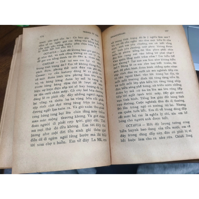 Trăng Tỳ Hải - Shakespeare ( Bùi Giáng Dịch ) 194076