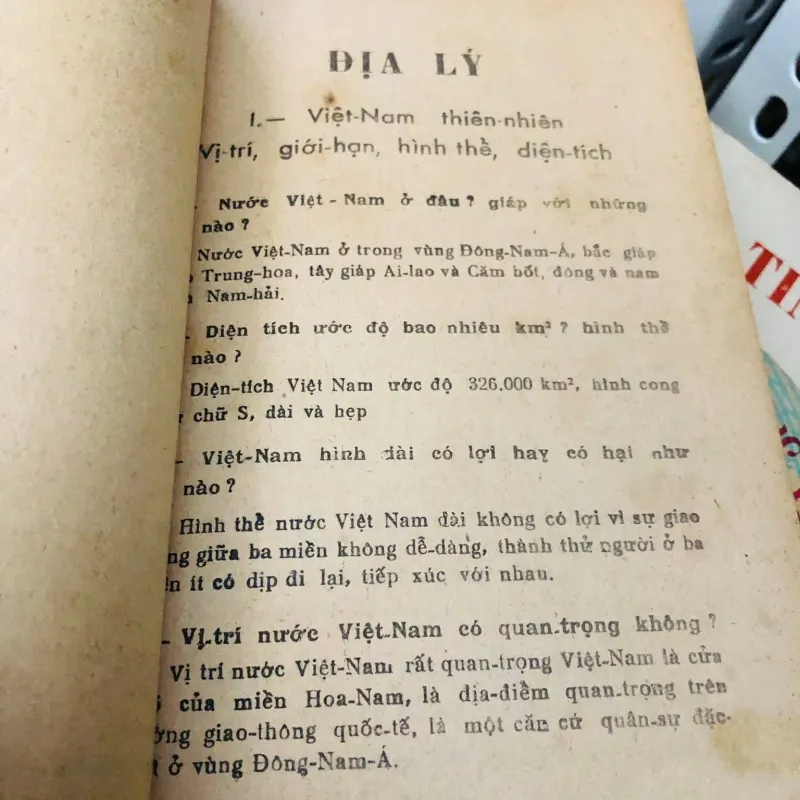 QUỐC – SỬ/ CÔNG DÂN / ĐỊA LÝ - sách xưa 799095