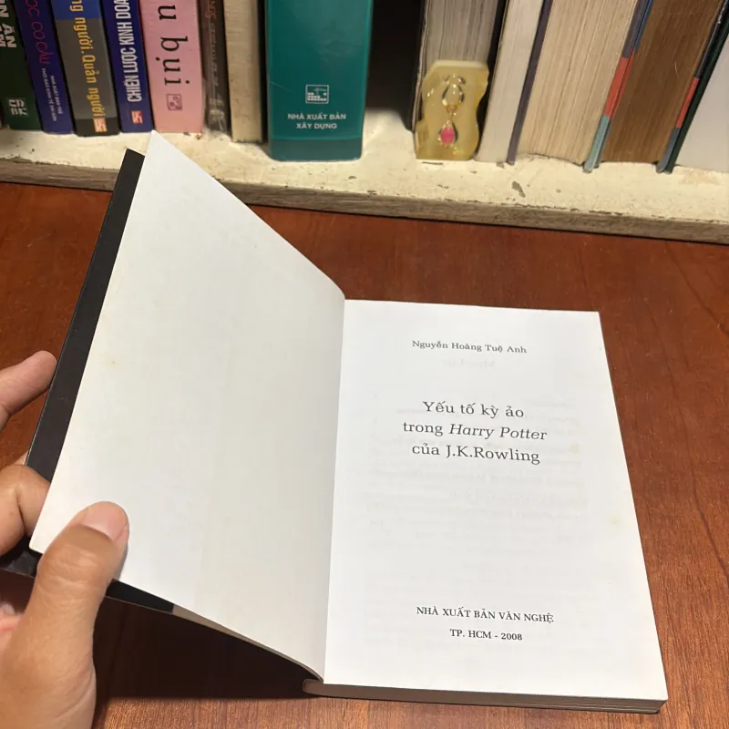 II Yếu Tố Kỳ Ảo Trong Harry Potter Của J.K. Rowling - Nguyễn Hoàng Tuệ Anh - 2008 907635