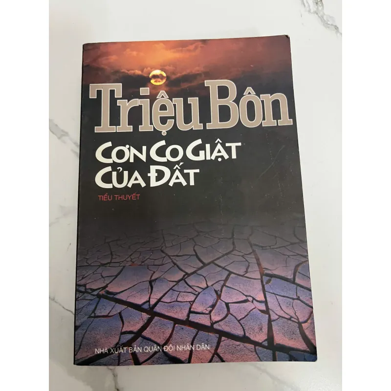 Cơn co giật của đất - Triệu Bôn - Tiểu thuyết 931925