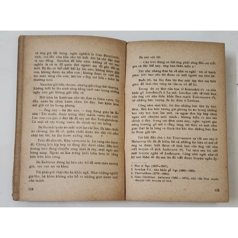 Konstantin Georgiyevich Paustovsky - tập truyện ngắn BÔNG HỒNG VÀNG 709261