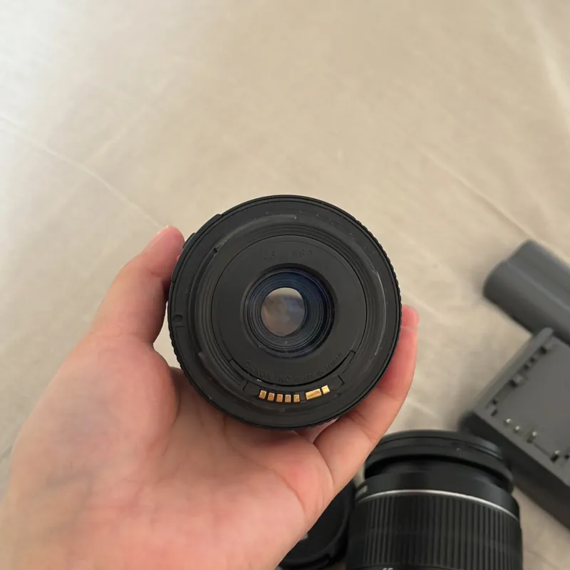 Máy ảnh canon 40D kèm 2 len 18-55 28-80 sử dụng tốt 998505