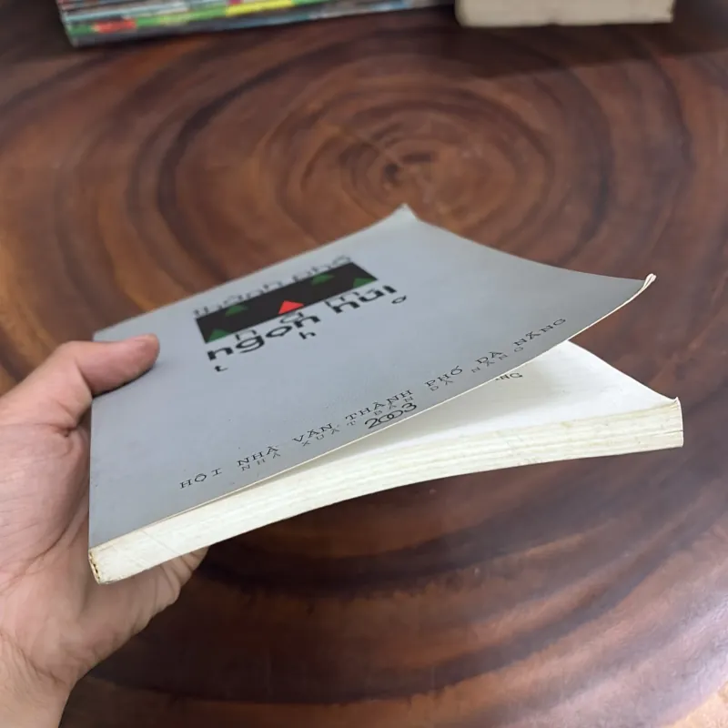 II Thơ: Thành Phố Năm Ngọn Núi - Nhiều Tác Giả - 2003 999182