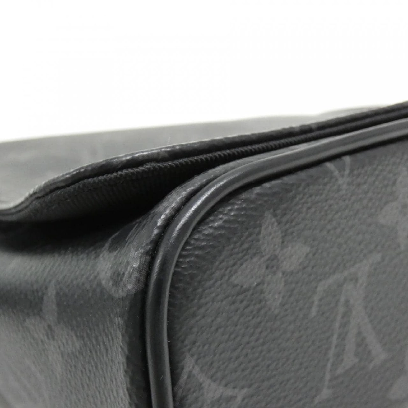 Túi đeo vai Louis Vuitton Monogram Eclipse District PM M44000 613117