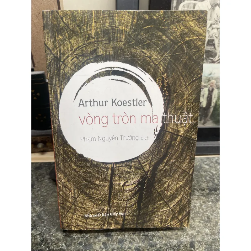 Vòng tròn ma thuật Arthur Koestler 763320