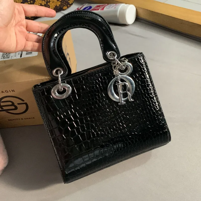 Túi xách hộp vuông 927090