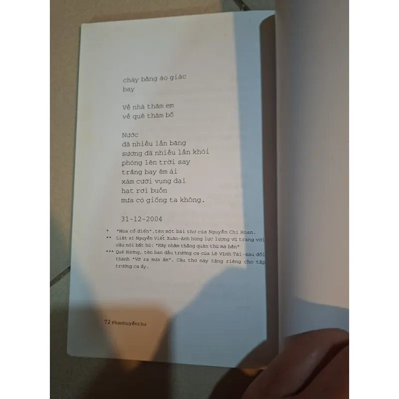 Rỗng ngực của Phan Huyền Thư  930796