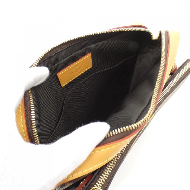 Túi đeo chéo Louis Vuitton Monogram Stripe (LV Squared) Trio Messenger M45965 613185