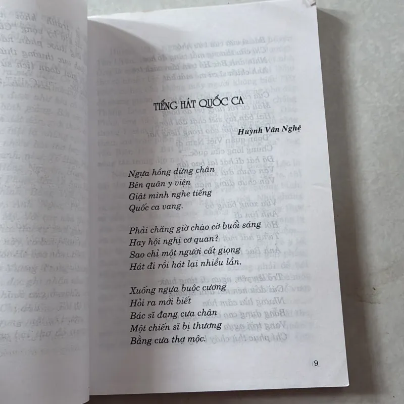 Cùng lính trẻ đọc thơ - Vương Trọng 746888