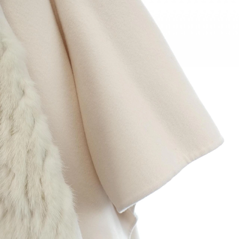 【Mã giảm giá】Poncho FENDI 644936